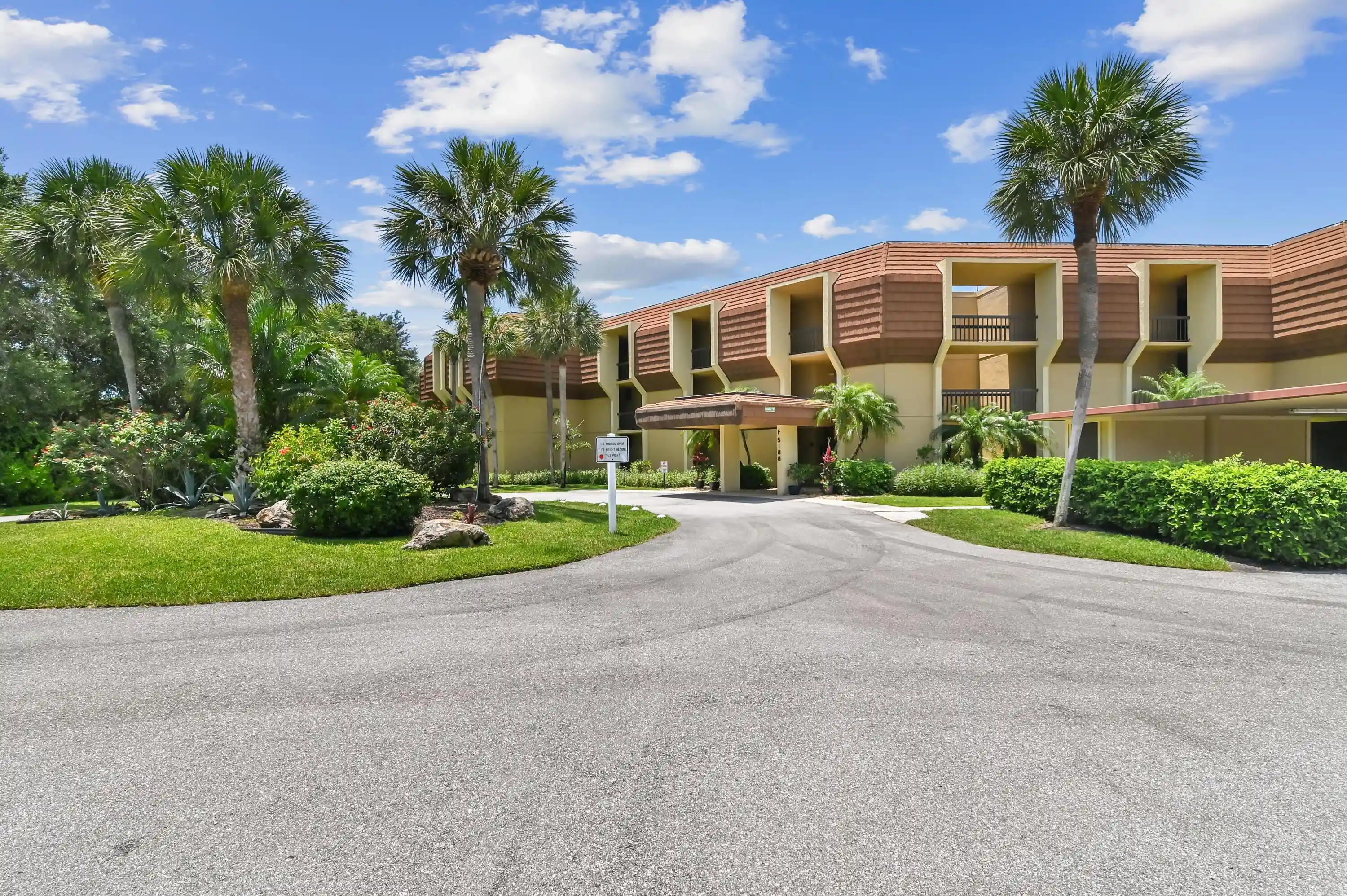 Condo for sale at 5188 Woodland Lakes Dr #332, Palm Beach Gardens, FL 33418 | MLS# B26042471