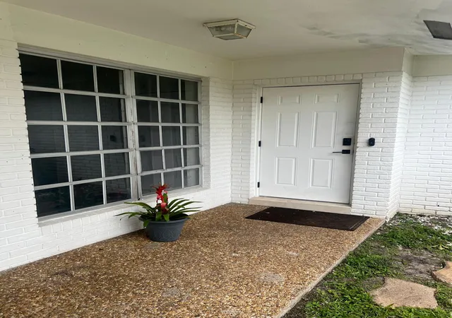 5th image of 8586 Nw 23Rd Manor #W, Coral Springs, FL 33065 | MLS# B26042497
