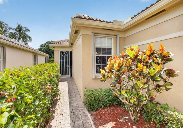Homes for sale in Delray Beach, FL | 15562 Fiorenza Cir, Delray Beach, FL 33446 | MLS# B26042505