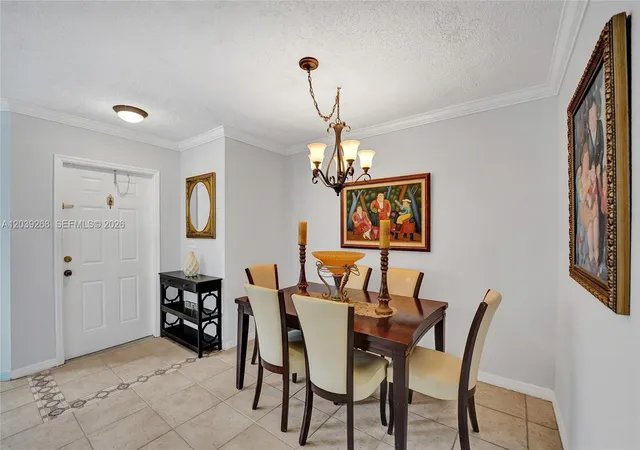 3rd image of 806 Nw 208Th Wy, Pembroke Pines, FL 33029 | MLS# A12039268