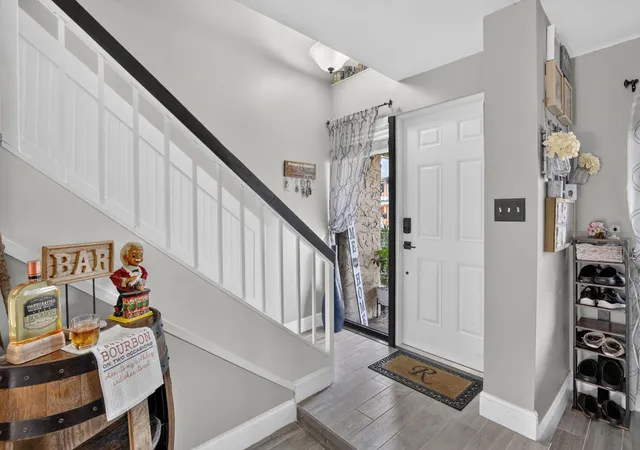 Photo 3 of Townhouse for sale at 124 Wimbledon Lake Dr, Plantation, FL 33324 | MLS# B26042528 | Listing updated on 2026-09-23