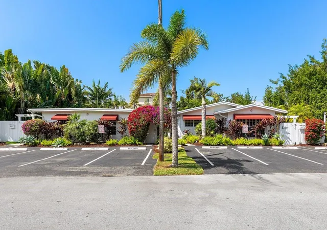 Homes for sale in Fort Lauderdale, FL | 615 & 617 Ne 9th Ave, Fort Lauderdale, FL 33304 | MLS# B26042759