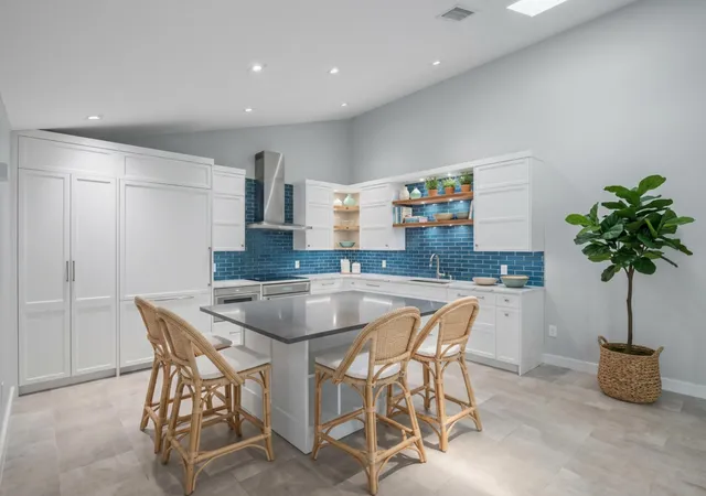 2nd image of 5385 Eagle Lake Dr, Palm Beach Gardens, FL 33418 | MLS# B26042771