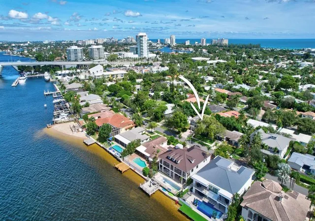 Photo 3 of Single family home for sale at 1940 Harbourview Dr, Fort Lauderdale, FL 33316 | MLS# B26042784 | Listing updated on 2026-09-23