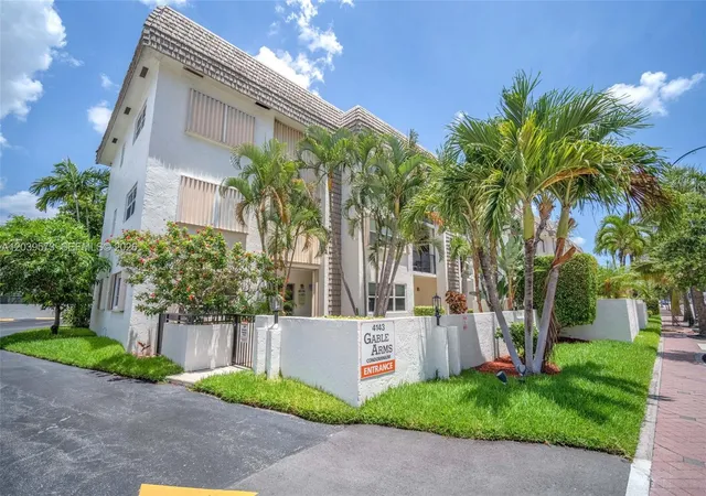 Homes for sale in Fort Lauderdale, FL | 4143 N Ocean Boulevard, Fort Lauderdale, FL 33308 | Houzeo