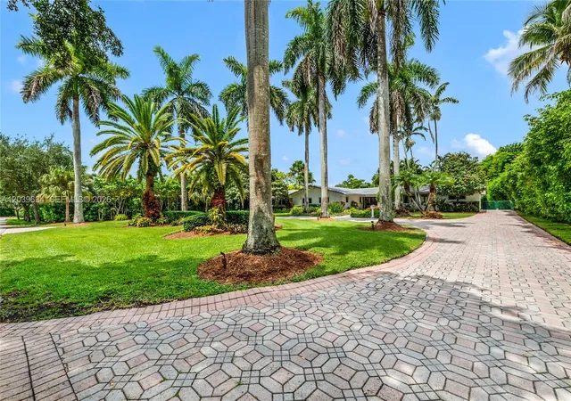 4th image of 11900 Sw 63Rd Ave, Pinecrest, FL 33156 | MLS# A12039634