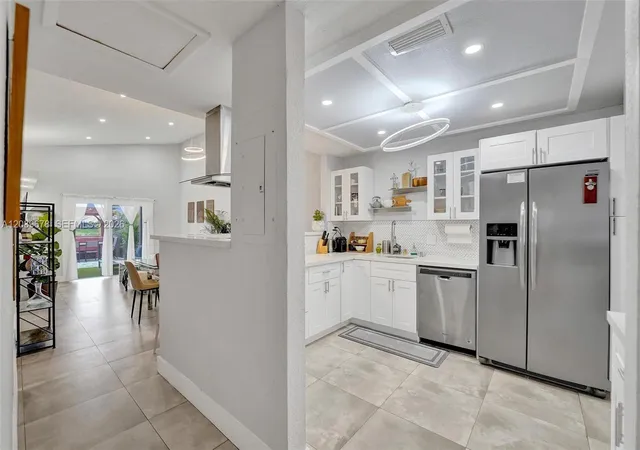 3rd image of 5535 Sw 24Th Ave, Fort Lauderdale, FL 33312 | MLS# A12039678