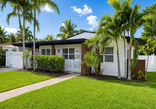 Homes for sale in Hollywood, FL | 1155 Hayes St, Hollywood, FL 33019 | MLS# A12039819