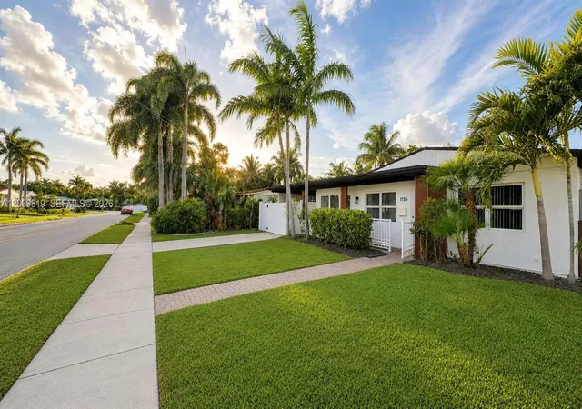 Homes for sale in Hollywood, FL | 1155 Hayes St, Hollywood, FL 33019 | MLS# A12039819