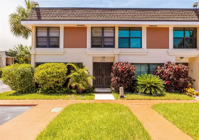 4th image of 2771 Ne 164Th St #12, North Miami Beach, FL 33160 | MLS# A12039660