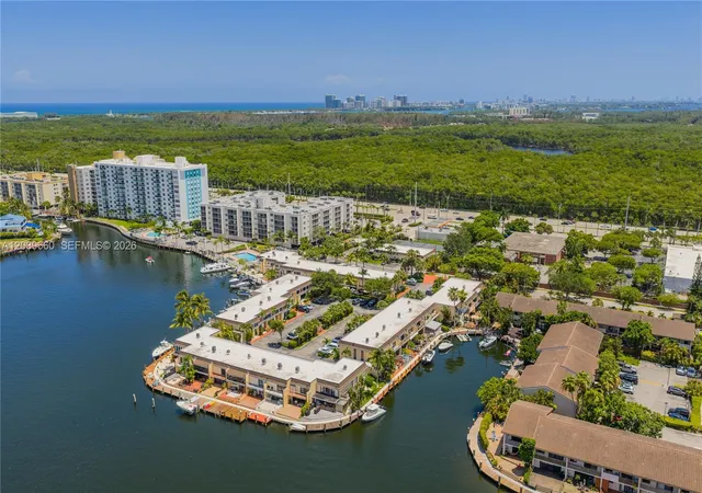 5th image of 2771 Ne 164Th St #12, North Miami Beach, FL 33160 | MLS# A12039660