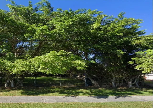 2nd image of 10435 Sw 174th Ter, Miami, FL 33157 | MLS# A12039871