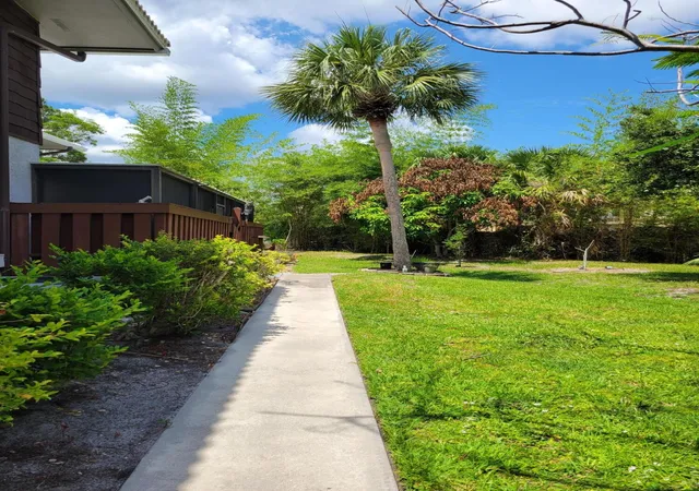 Photo 2 of Townhouse for sale at 903 Se Camelot Gdns Blvd, Port Saint Lucie, FL 34952 | MLS# B26042960 | Listing updated on 2026-09-23