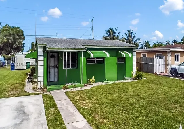 Homes for sale in Miami Gardens, FL | 17611 Nw 32nd Ct, Miami Gardens, FL 33056 | MLS# A12039923