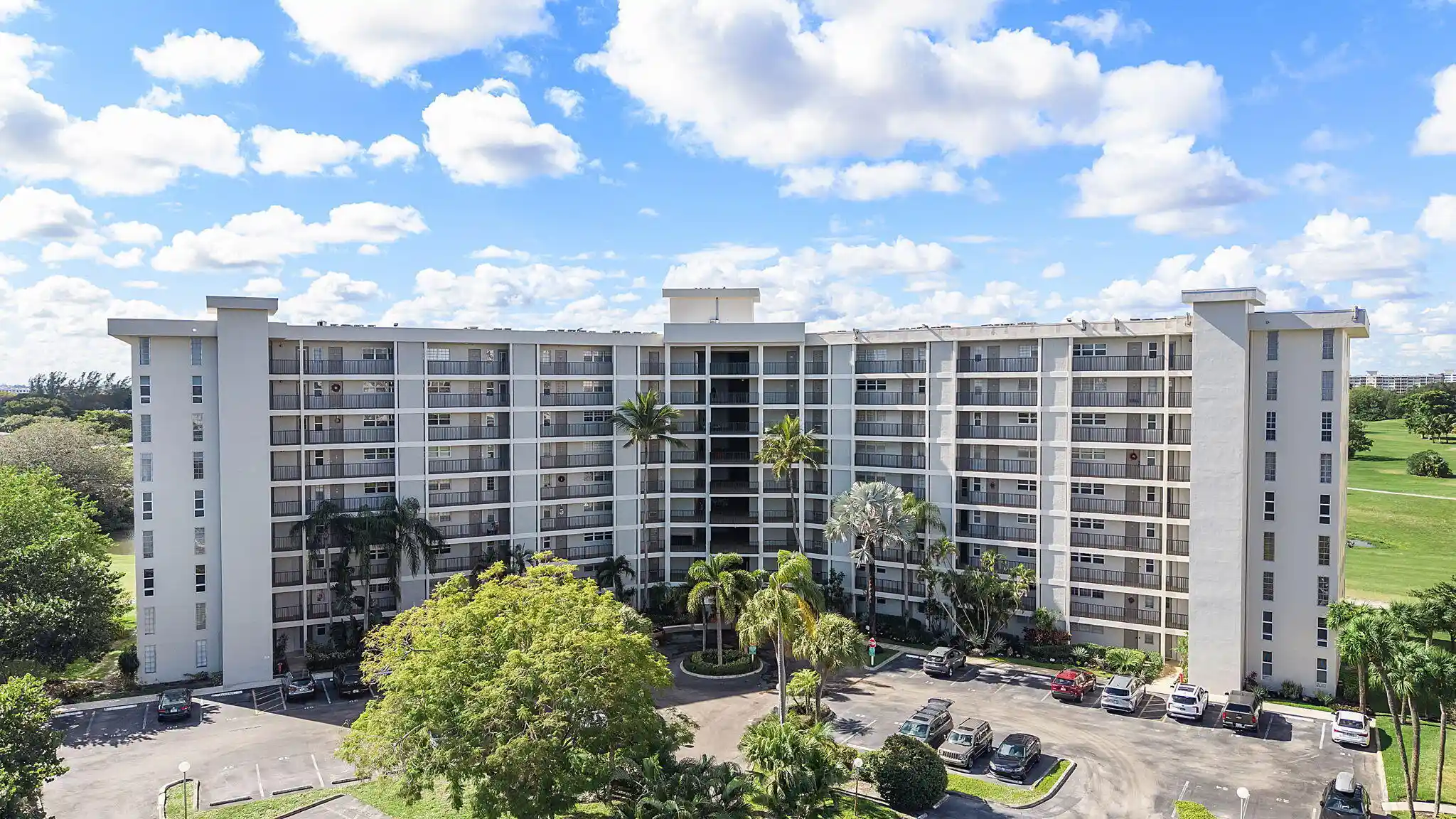 Listing Photo 1 - Condo for sale in 2681 S Crse Dr located at 2681 S Crse Dr, Pompano Beach, FL 33069 - Unit #712