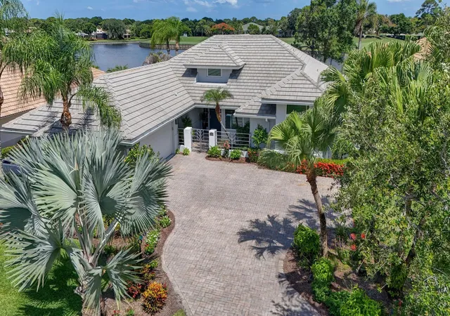 1st image of 1306 Se Brewster Pl Se, Stuart, FL 34997 | MLS# B26043045