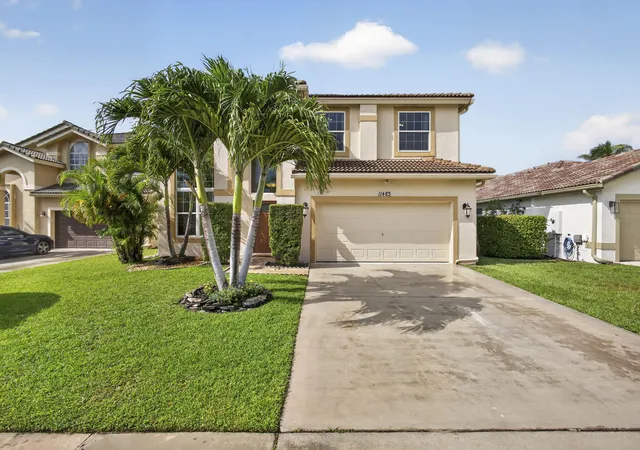 Photo 3 of Sale Pending at 11483 Beacon Pointe Ln, Wellington, FL 33414 | MLS# B26043049 | Listing updated on 2026-09-21