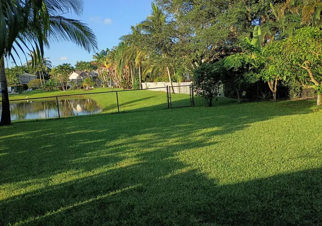 Photo 2 of Sale Pending at 11483 Beacon Pointe Ln, Wellington, FL 33414 | MLS# B26043049 | Listing updated on 2026-09-21