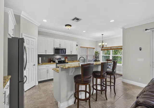 Photo 3 of Sale Pending at 11483 Beacon Pointe Ln, Wellington, FL 33414 | MLS# B26043049 | Listing updated on 2026-09-21