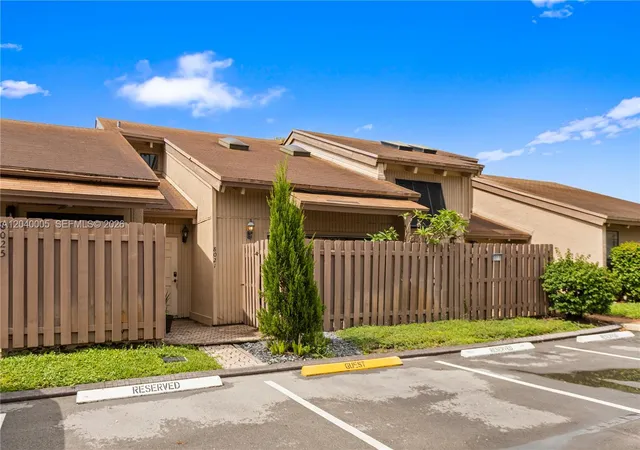 34th image of 8021 Sw 21st Ct, Davie, FL 33324 | MLS# A12040005