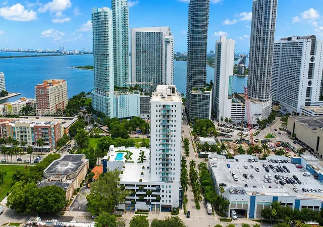 Homes for sale in Miami, FL | 275 Ne 18th Street, Miami, FL 33132 | Houzeo