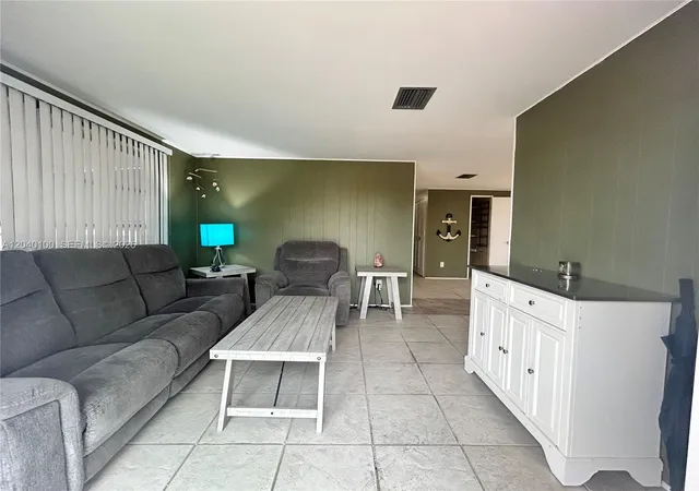 4th image of 2341 Sw 84Th Ave, Davie, FL 33324 | MLS# A12040100