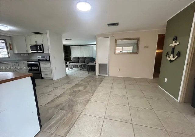 5th image of 2341 Sw 84Th Ave, Davie, FL 33324 | MLS# A12040100