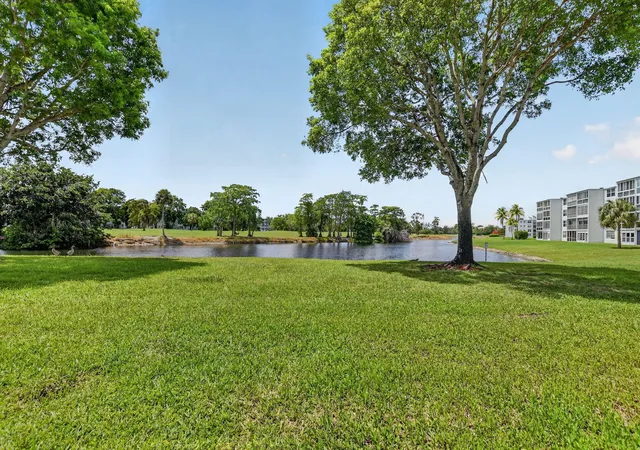Homes for sale in Margate, FL | 1700 Nw 80th Avenue, Margate, FL 33063 | Houzeo