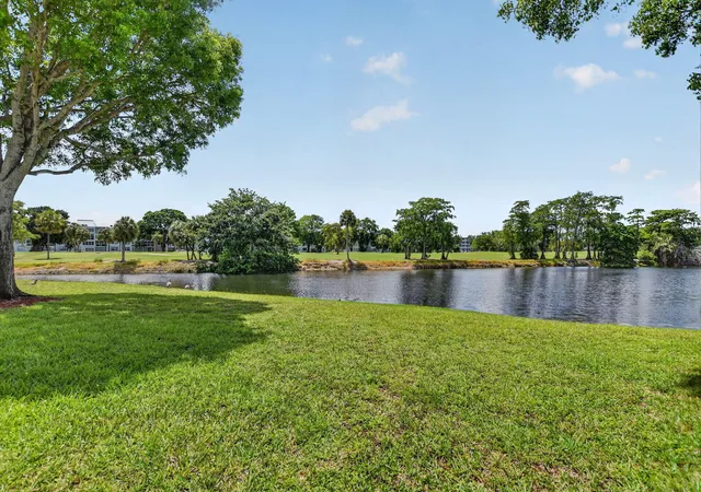 Homes for sale in Margate, FL | 1700 Nw 80th Avenue, Margate, FL 33063 | Houzeo