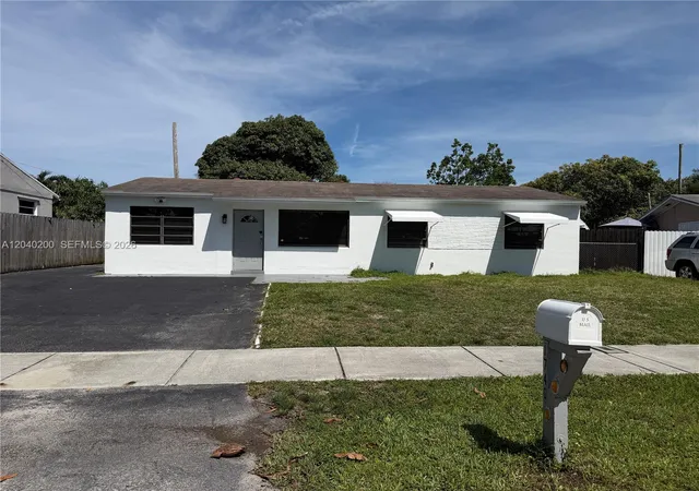Homes for sale in Fort Lauderdale, FL | 1740 Sw 47th Ave, Fort Lauderdale, FL 33317 | MLS# A12040200