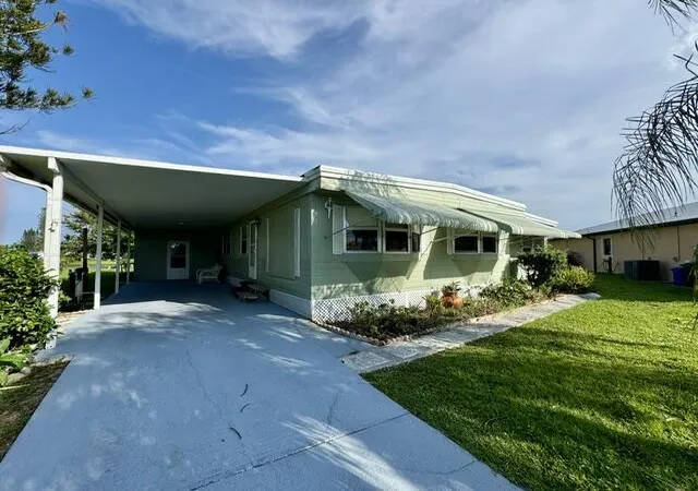 Homes for sale in Port Saint Lucie, FL | 31 Grande Vista Wy, Port Saint Lucie, FL 34952 | MLS# B26043258