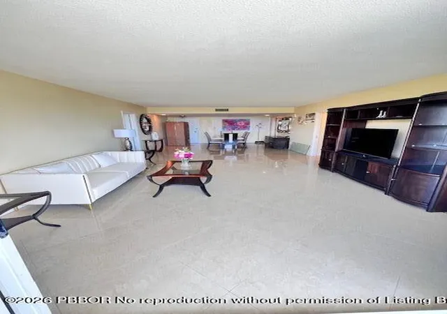 Photo 4 of Condo for sale at 2773 S Ocean Blvd #414, Palm Beach, FL 33480 | MLS# B26043261 | Listing updated on 2026-09-23
