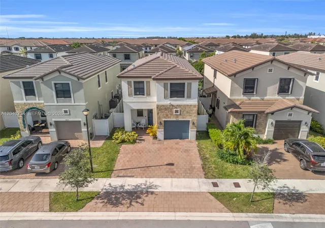 3rd image of 3416 W 109Th Pl, Hialeah, FL 33018 | MLS# A12040234