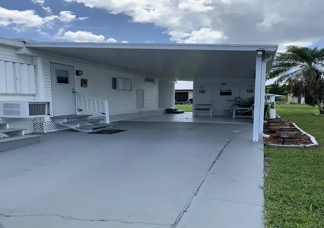 Photo 4 of Manufactured home for sale at 40 Florida Way, Port Saint Lucie, FL 34952 | MLS# B26043263 | Listing updated on 2026-09-23