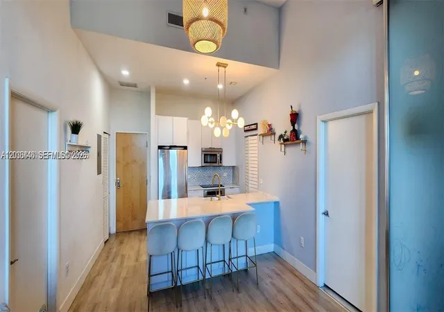 3rd image of 244 Biscayne Blvd #301, Miami, FL 33132 | MLS# A12036446