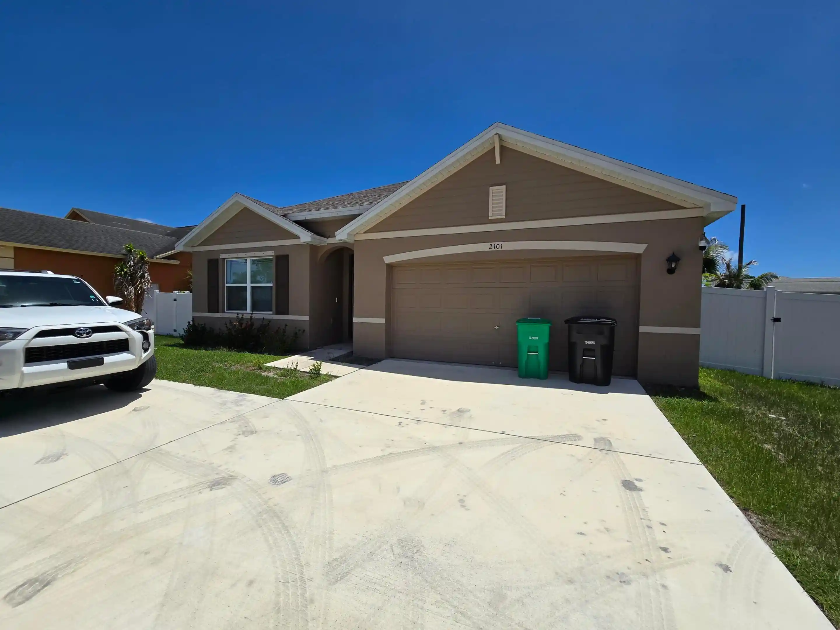 Photo 1 of Single family home for sale at 2101 Se Floresta Dr, Port St Lucie, FL 34984 | MLS# B26043363 | Listing updated on 2026-09-23