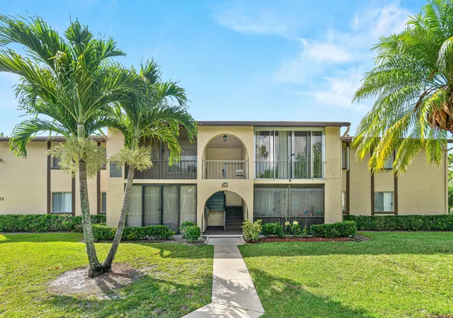 Homes for sale in Greenacres, FL | 223 Pine Hov Cir #A-2, Greenacres, FL 33463 | MLS# B26043368