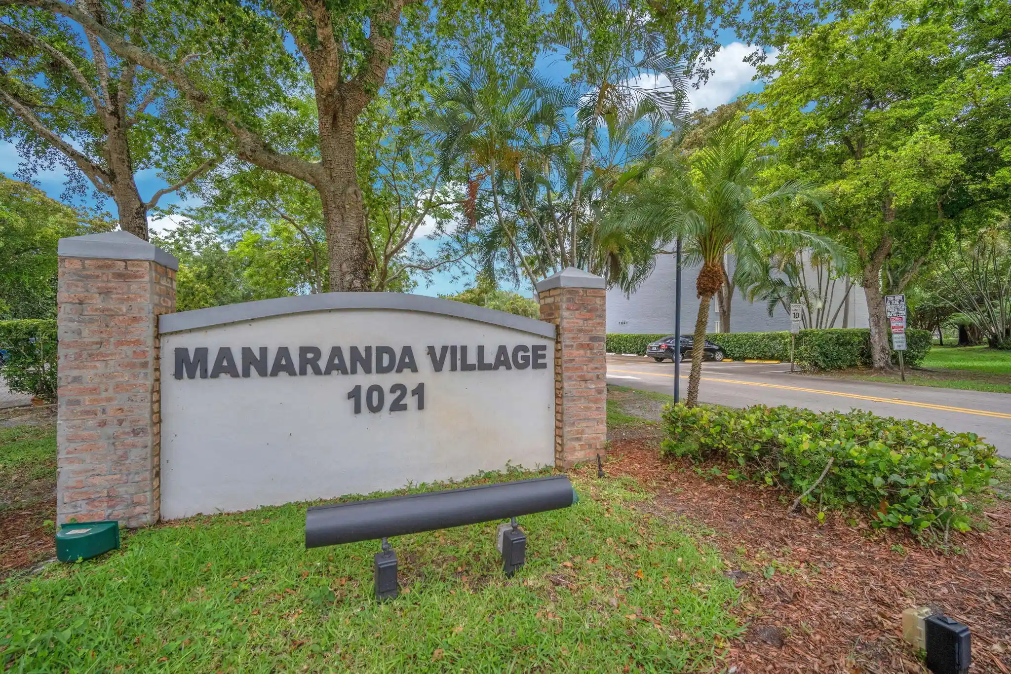 Condo for sale at 1021 Mockingbird Ln #303, Plantation, FL 33324 | MLS# B26043404