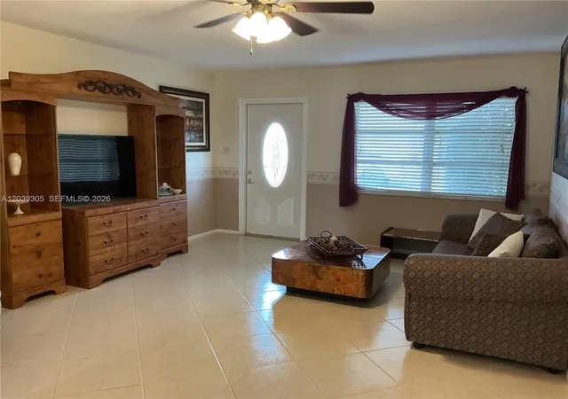 Homes for sale in Tamarac, FL | 8604 Nw 59Th Pl, Tamarac, FL 33321 | MLS# A12039305