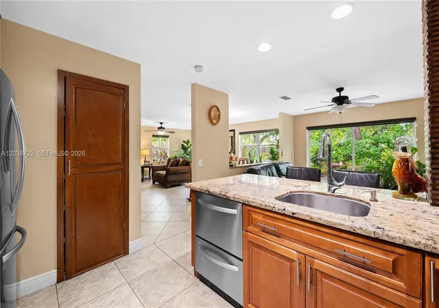4th image of 2021 Barcelona Ter, Margate, FL 33063 | MLS# A12038725