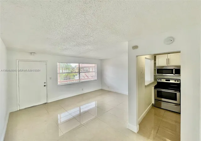 Homes for sale in Pompano Beach, FL | 241 Se 9Th Ave, Pompano Beach, FL 33060