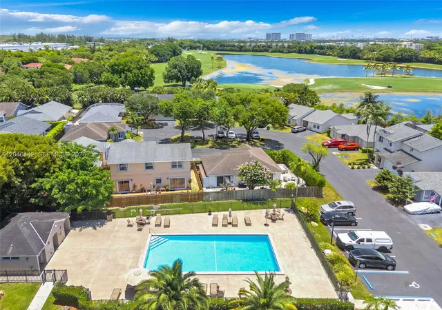47th image of 10170 Nw 54th Ter, Doral, FL 33178 | MLS# A12040442