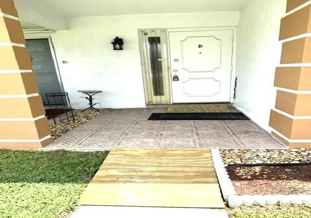 Photo 2 of Condo for sale at 1216 S Lakes End Dr #Apt D, Fort Pierce, FL 34982 | MLS# B26043458 | Listing updated on 2026-10-08