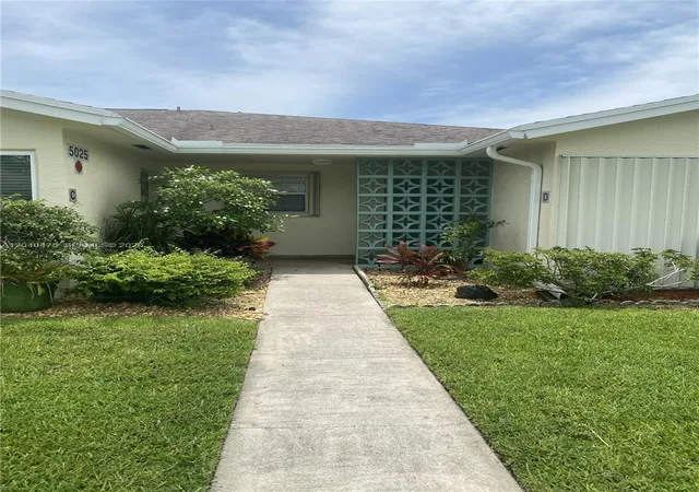 Homes for sale in Delray Beach, FL | 5025 Lakefront Blvd #D, Delray Beach, FL 33484 | MLS# A12040475