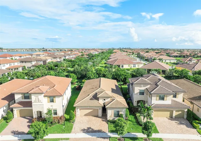 Homes for sale in Parkland, FL | 12245 N Baypoint Cir, Parkland, FL 33076 | MLS# B26043563
