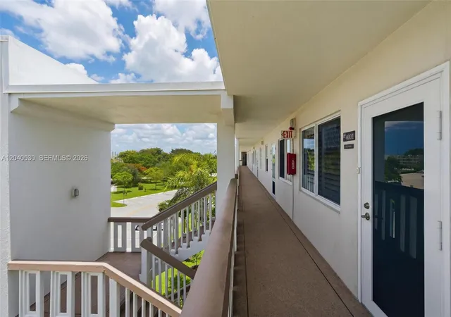 Homes for sale in Deerfield Beach, FL | 4001 Ashby C, Deerfield Beach, FL 33442 | Houzeo
