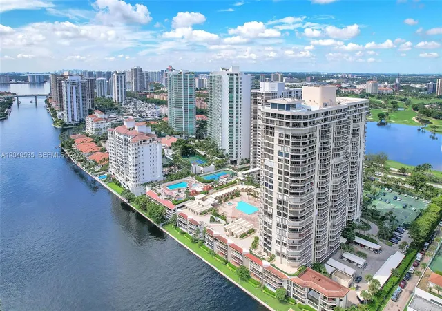 5th image of 20191 E Country Club Dr #1805, Miami, FL 33180 | MLS# A12040535