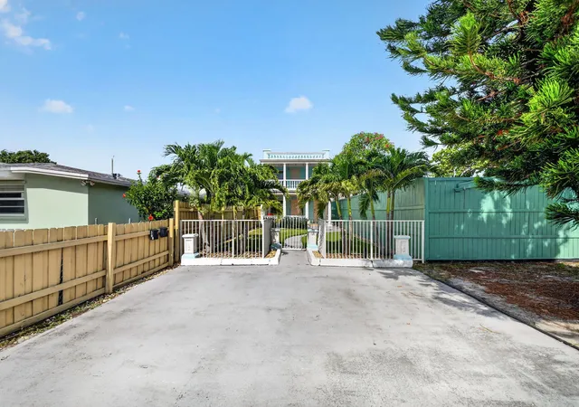 4th image of 508 N K St #1, Lake Worth Beach, FL 33460 | MLS# B26043597