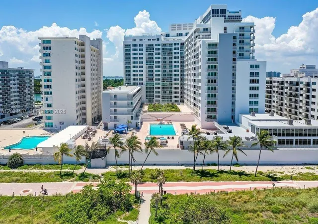 3rd image of 5401 Collins Ave #513, Miami Beach, FL 33140 | MLS# A12033437