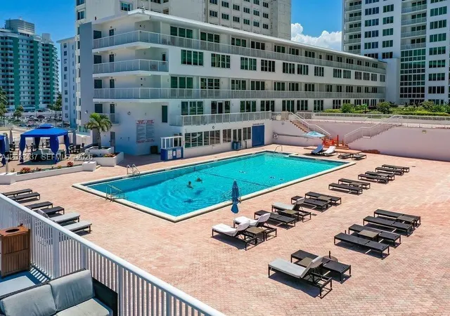 5th image of 5401 Collins Ave #513, Miami Beach, FL 33140 | MLS# A12033437